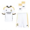 Kinder Heimtrikot Real Madrid 2023-24 Fußballtrikot Trikotsatz